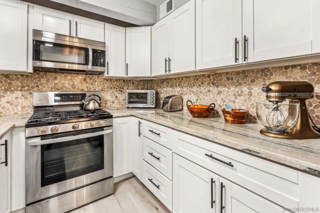 7512 Viejo Castilla Way 17, Carlsbad, CA 92009