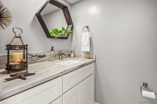 7512 Viejo Castilla Way 17, Carlsbad, CA 92009
