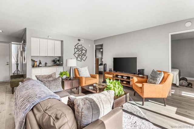 7512 Viejo Castilla Way 17, Carlsbad, CA 92009