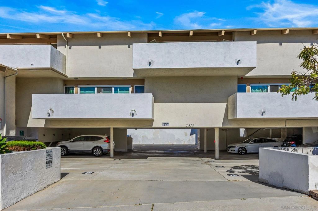 7512 Viejo Castilla Way 17, Carlsbad, CA 92009
