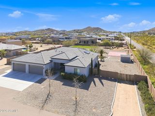 11 E CAVALRY Drive, Phoenix, AZ 85086