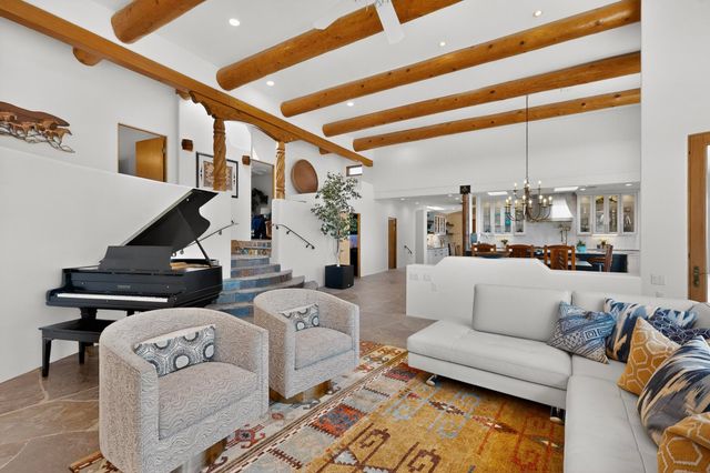 300 Mission Ridge Road, Corrales, NM 87048