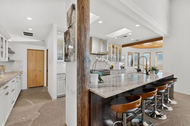 300 Mission Ridge Road, Corrales, NM 87048