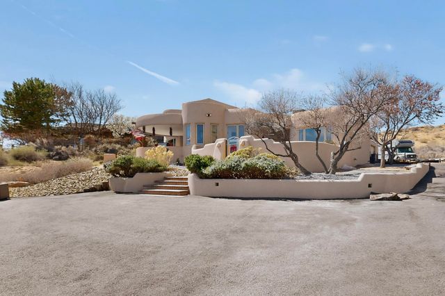 300 Mission Ridge Road, Corrales, NM 87048