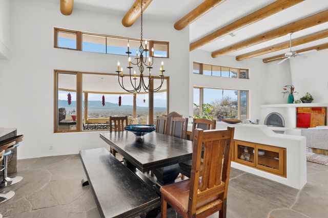 300 Mission Ridge Road, Corrales, NM 87048