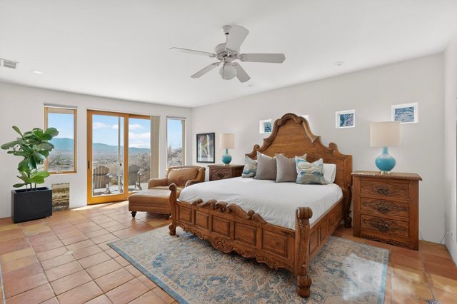 300 Mission Ridge Road, Corrales, NM 87048