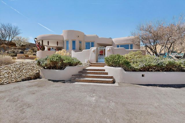 300 Mission Ridge Road, Corrales, NM 87048