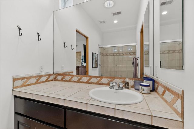 300 Mission Ridge Road, Corrales, NM 87048