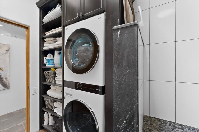 300 Mission Ridge Road, Corrales, NM 87048