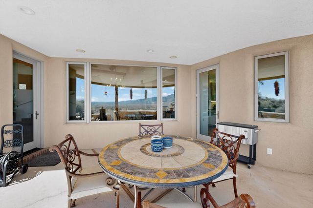 300 Mission Ridge Road, Corrales, NM 87048