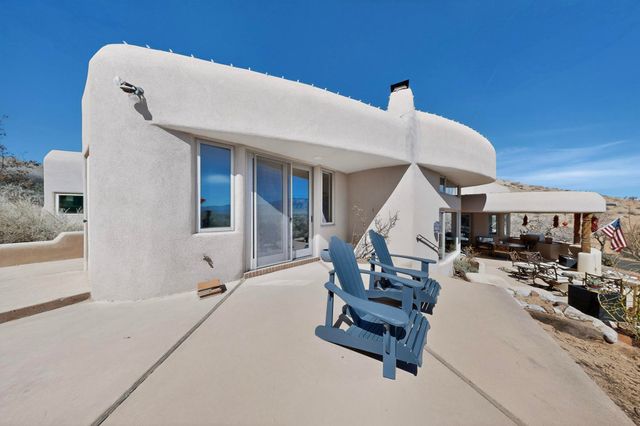 300 Mission Ridge Road, Corrales, NM 87048