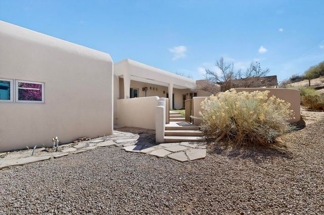 300 Mission Ridge Road, Corrales, NM 87048