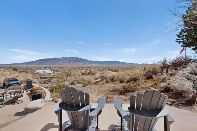 300 Mission Ridge Road, Corrales, NM 87048