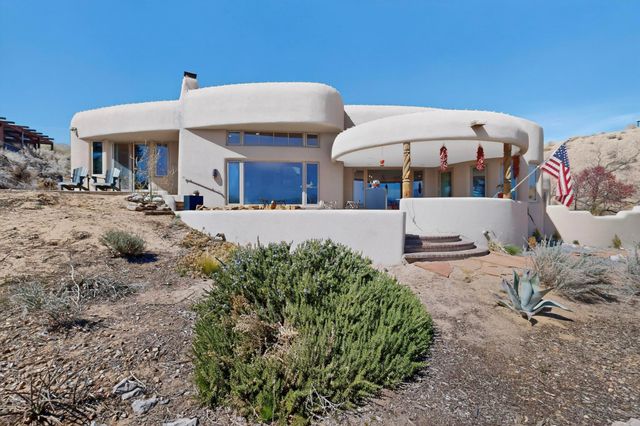 300 Mission Ridge Road, Corrales, NM 87048