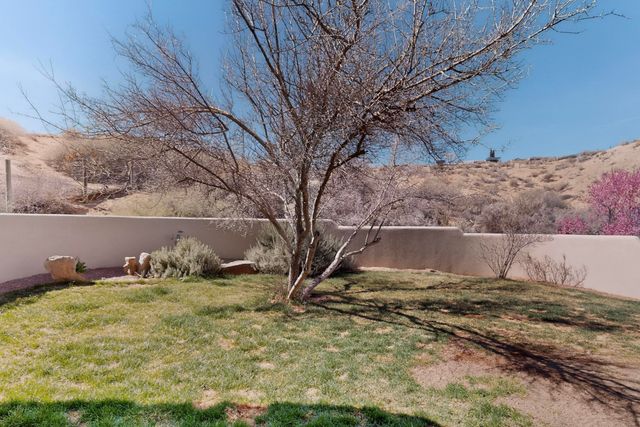 300 Mission Ridge Road, Corrales, NM 87048