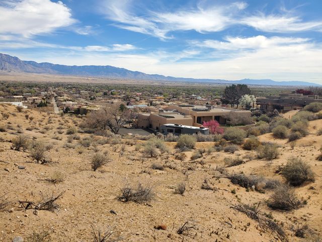 300 Mission Ridge Road, Corrales, NM 87048