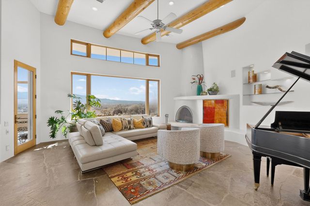 300 Mission Ridge Road, Corrales, NM 87048