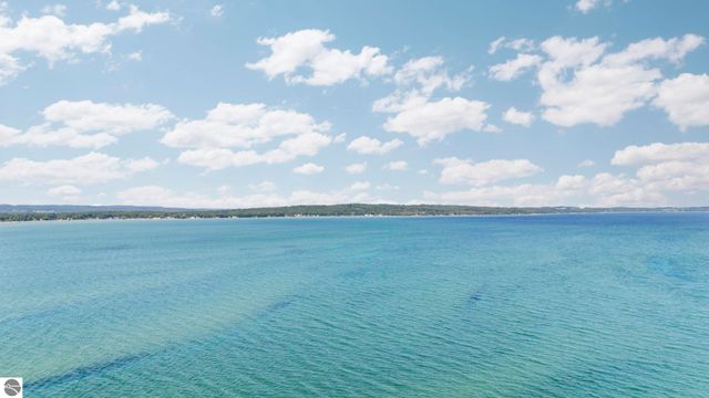 1941 N US-31 N # 55, Traverse City, MI 49686