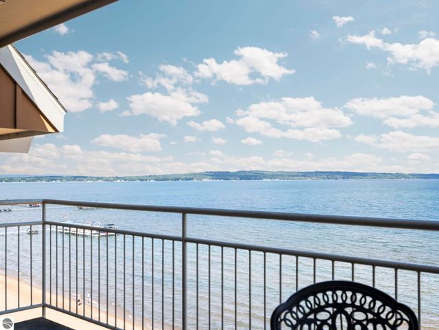 1941 N US-31 N # 55, Traverse City, MI 49686