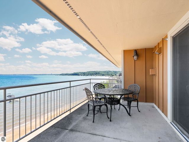 1941 N US-31 N # 55, Traverse City, MI 49686