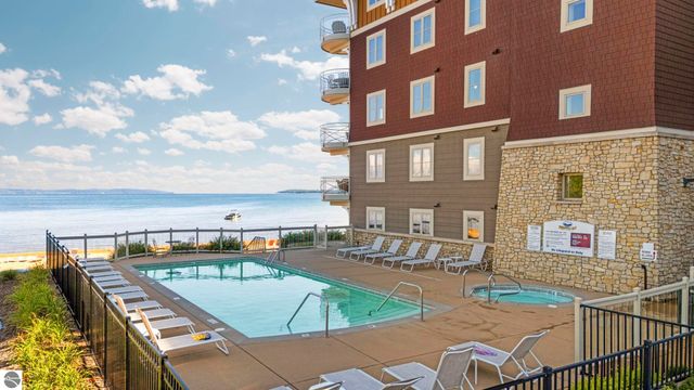 1941 N US-31 N # 55, Traverse City, MI 49686