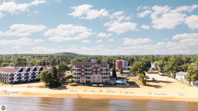 1941 N US-31 N # 55, Traverse City, MI 49686