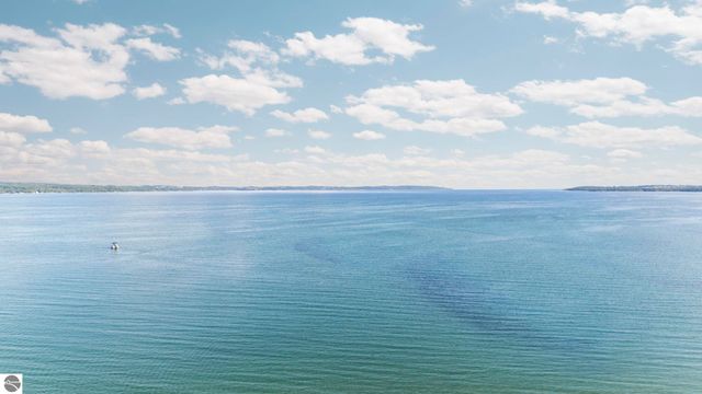 1941 N US-31 N # 55, Traverse City, MI 49686