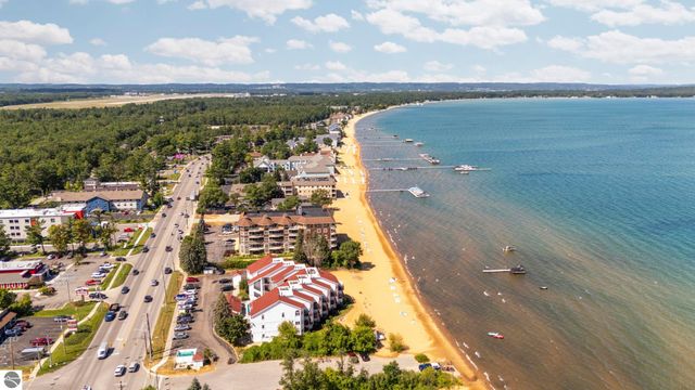 1941 N US-31 N # 55, Traverse City, MI 49686