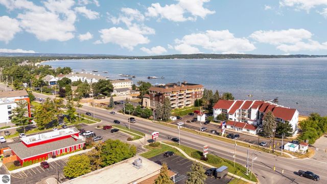 1941 N US-31 N # 55, Traverse City, MI 49686