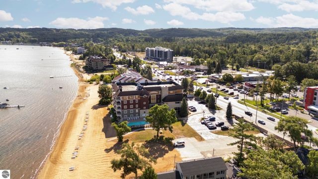 1941 N US-31 N # 55, Traverse City, MI 49686