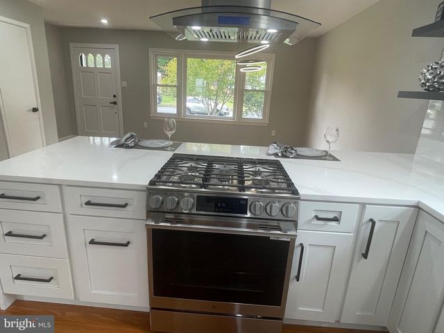 8019 BECKNER CT, Alexandria, VA 22309