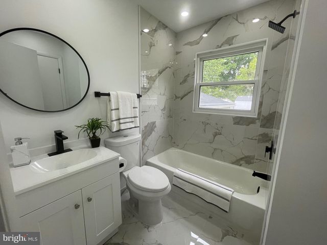 8019 BECKNER CT, Alexandria, VA 22309