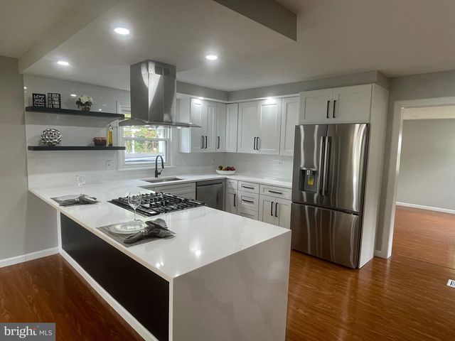 8019 BECKNER CT, Alexandria, VA 22309