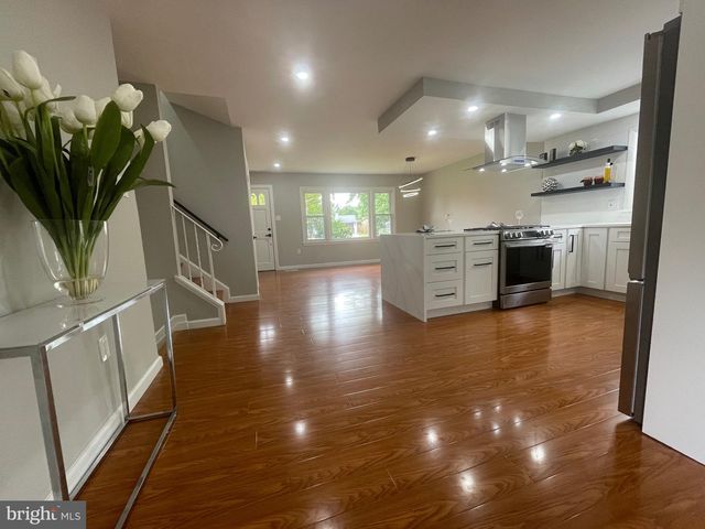 8019 BECKNER CT, Alexandria, VA 22309