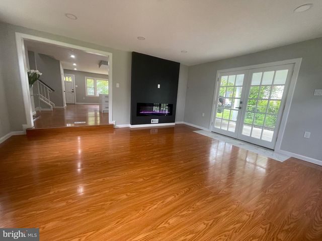 8019 BECKNER CT, Alexandria, VA 22309