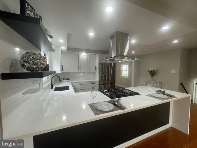 8019 BECKNER CT, Alexandria, VA 22309