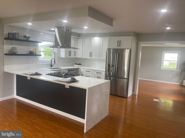 8019 BECKNER CT, Alexandria, VA 22309
