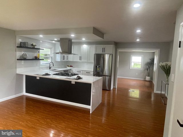 8019 BECKNER CT, Alexandria, VA 22309