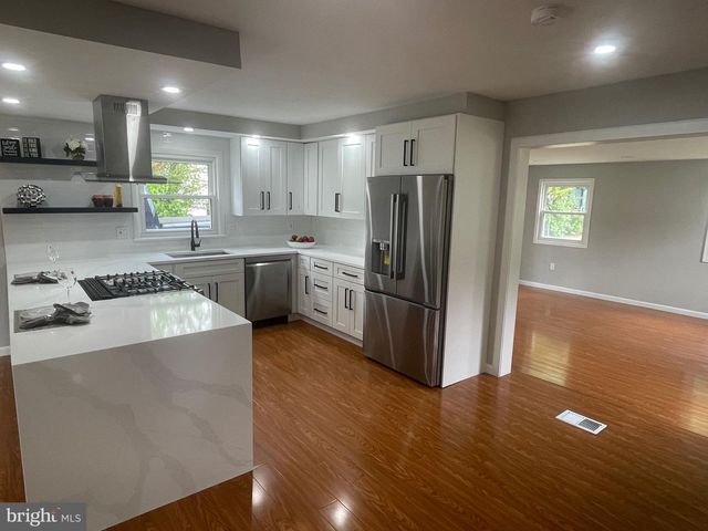 8019 BECKNER CT, Alexandria, VA 22309