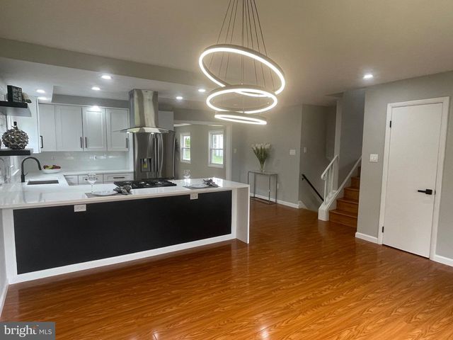 8019 BECKNER CT, Alexandria, VA 22309