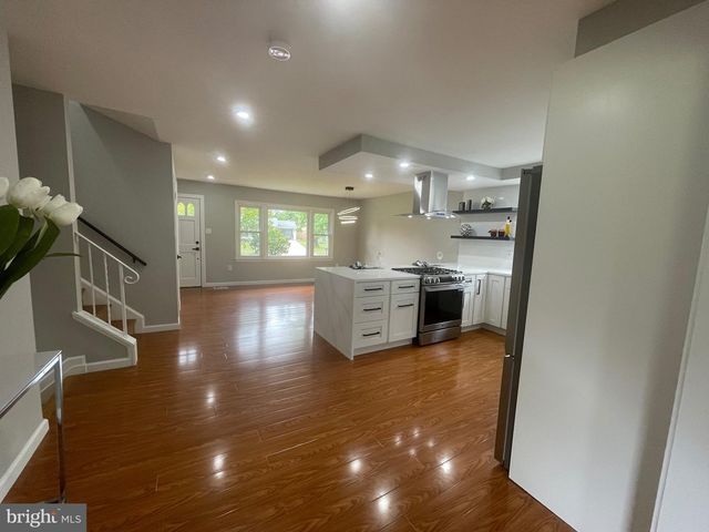 8019 BECKNER CT, Alexandria, VA 22309