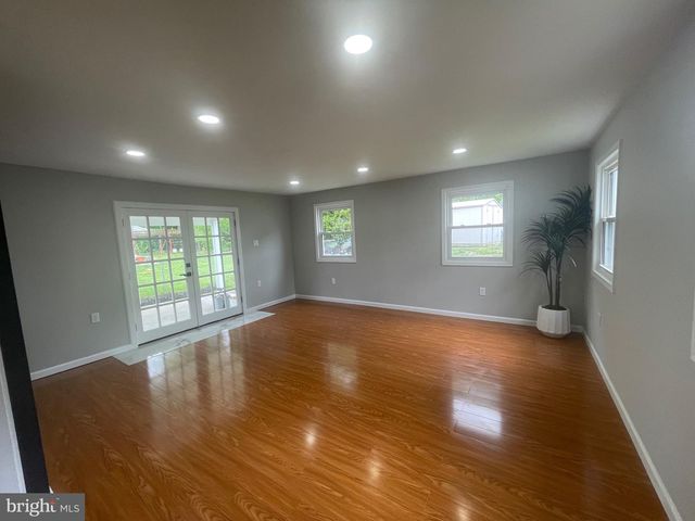8019 BECKNER CT, Alexandria, VA 22309
