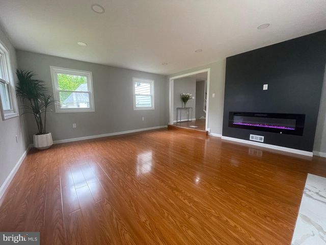 8019 BECKNER CT, Alexandria, VA 22309