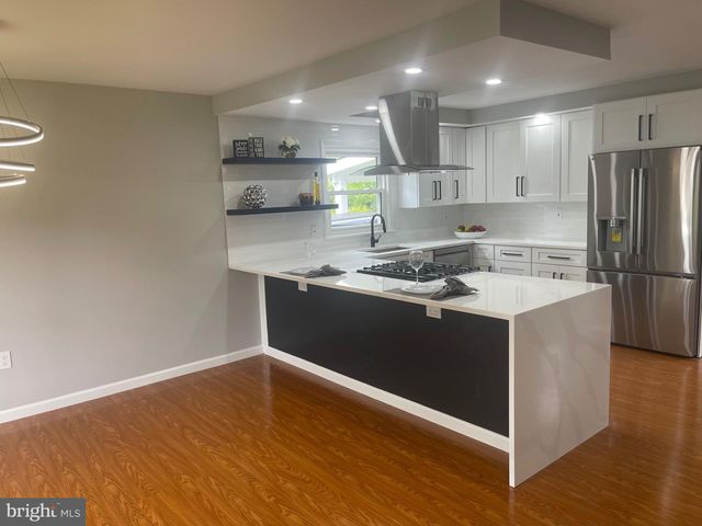 8019 BECKNER CT, Alexandria, VA 22309