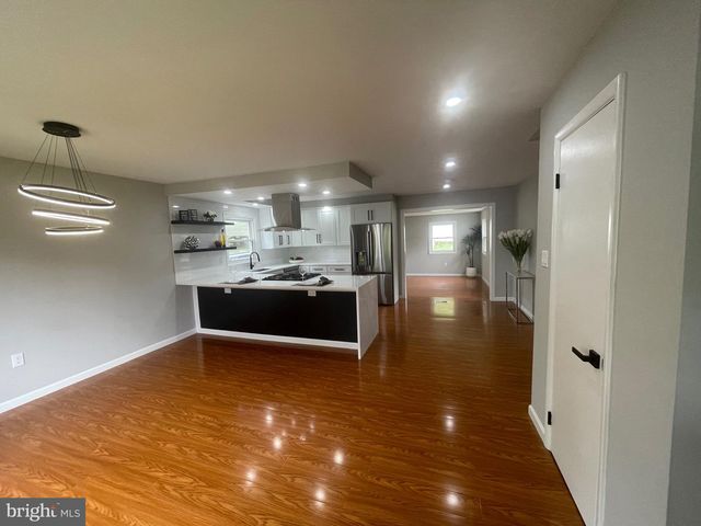 8019 BECKNER CT, Alexandria, VA 22309