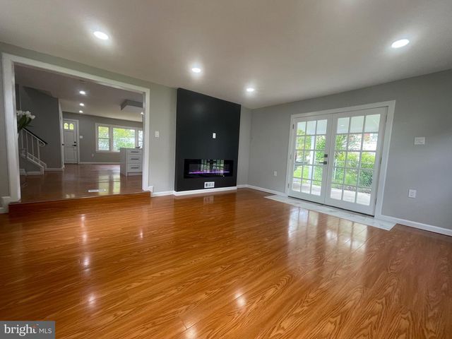 8019 BECKNER CT, Alexandria, VA 22309