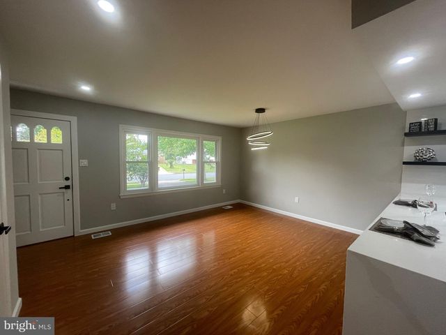 8019 BECKNER CT, Alexandria, VA 22309