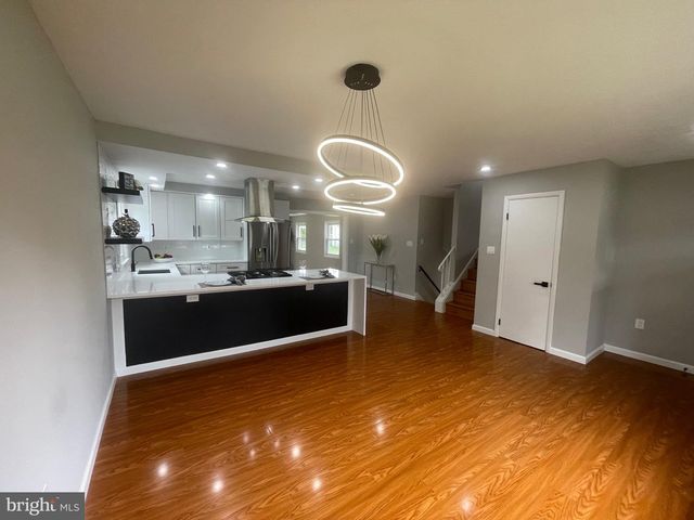 8019 BECKNER CT, Alexandria, VA 22309