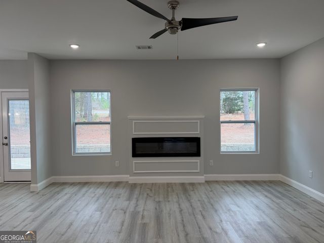 238 Wood Oak Circle, Cochran, GA 31014