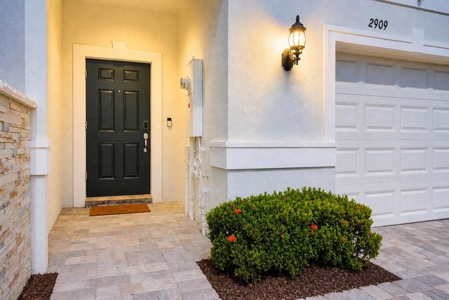 2909 OLIVIA Avenue, Lauderdale Lakes, FL 33311